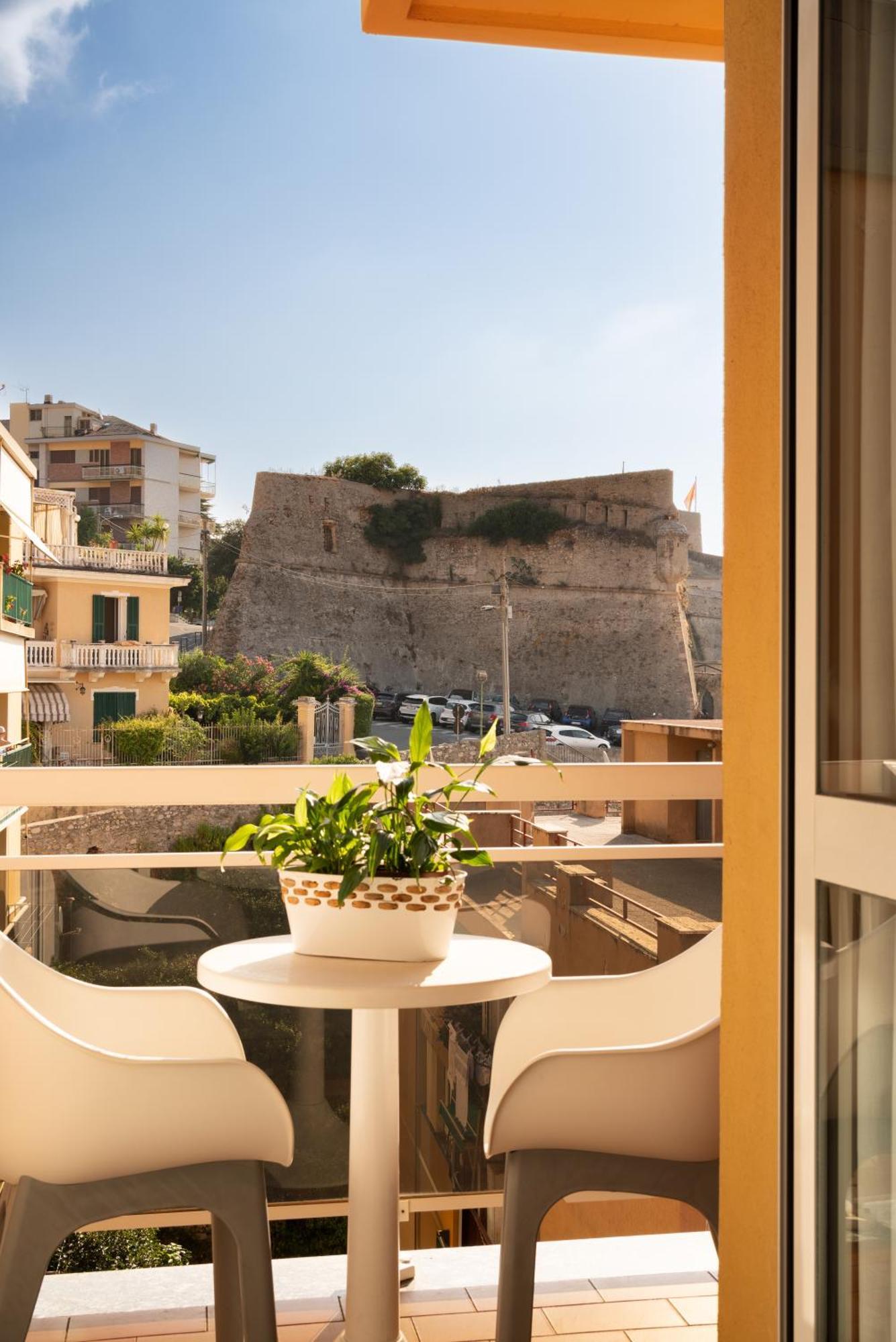 Hotel Careni Villa Italia Финале Лигуре Екстериор снимка