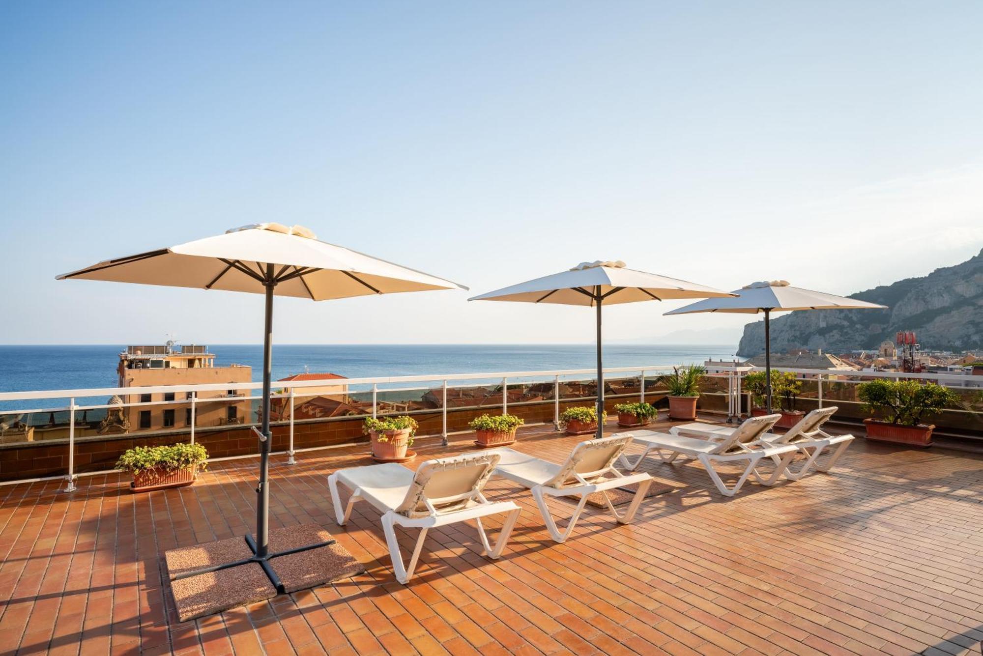 Hotel Careni Villa Italia Финале Лигуре Екстериор снимка
