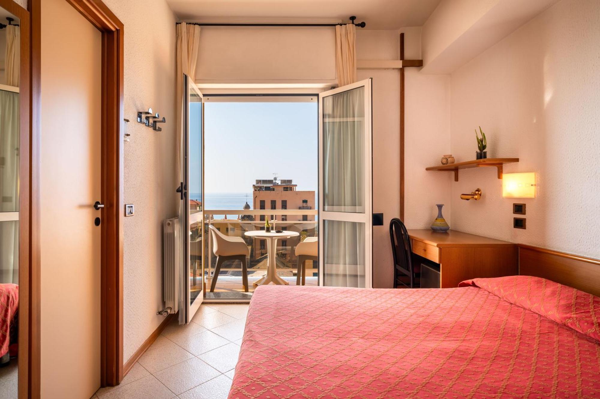 Hotel Careni Villa Italia Финале Лигуре Екстериор снимка