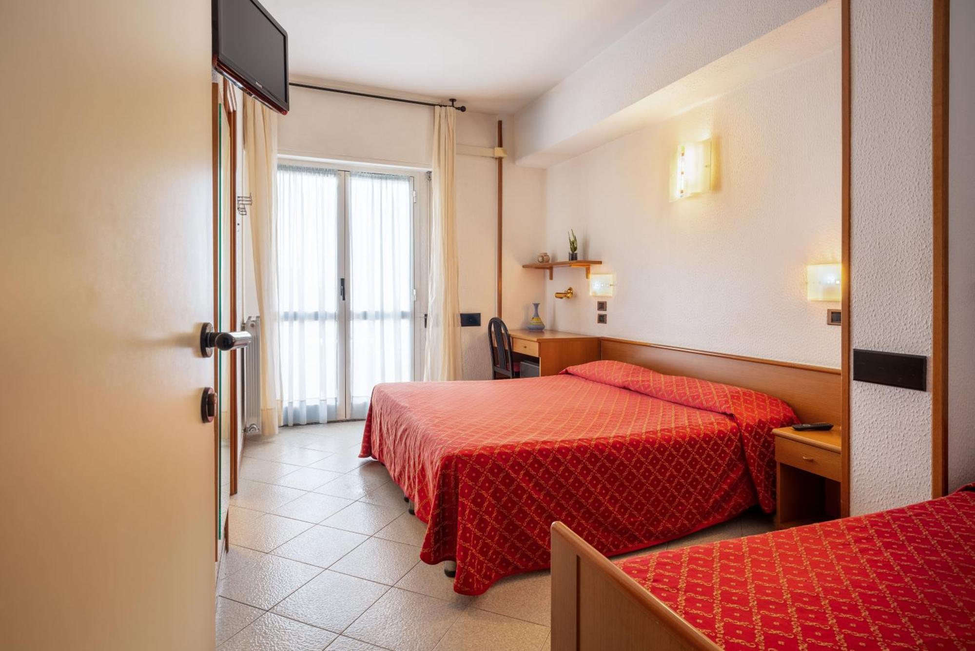 Hotel Careni Villa Italia Финале Лигуре Екстериор снимка
